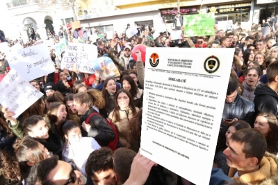 Pedagogët e Juridikut me studentët, kërkojnë rishikimin e VKM-ve të Ramës që cënojnë autonominë në Universitete