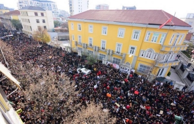 Zëri i Amerikës: Protesta e studentëve, pjesëmarrje e jashtëzakonshme në ditën e shtatë