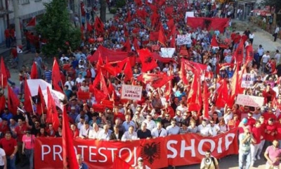 Shqiptarët e Maqedonisë:  Hallet tona zgjidhen me memorandum