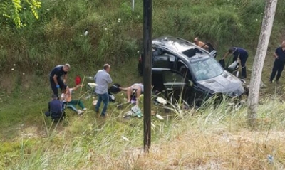 Fuoristrada del nga rruga, plagosen rëndë 6 persona