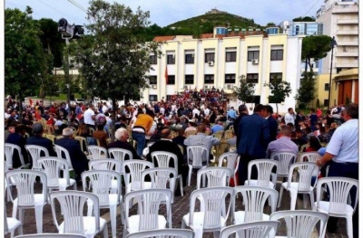 Denoncimi/ Ja se si frikacaku Rama uli në karrige si qytetarë 110 punonjës garde dje në Shkodër