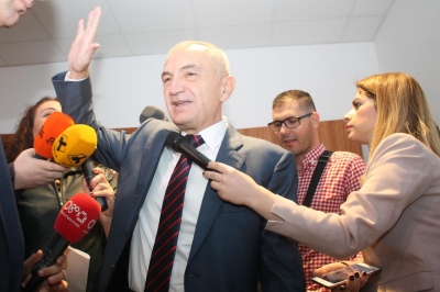 Meta: Nëse ndalohen të protestojnë në Bulevard, le ta bëjnë në oborrin e Presidencës