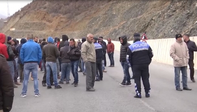 Banorët në protestë, Bashkia e Bulqizës: Nuk kemi fonde për përfundimin e ujësjellësit