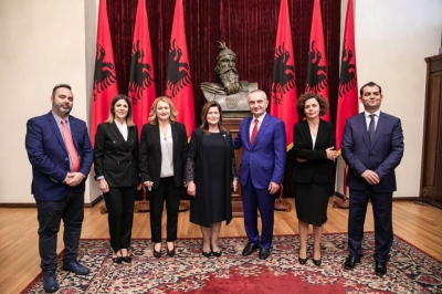 Legjitimohet dekreti për Xhaferllarin/ Anëtarët dhe Sekretari i Përgjithshëm i Kushtetueses në Presidencë