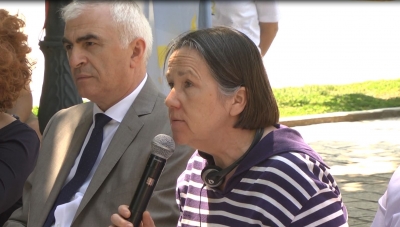 Ambasadorja franceze: Azilkërkuesit prishën imazhin e Shqipërisë