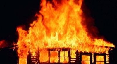 Kukës, 44-vjeçari djeg shtëpinë për tu vetëvrarë