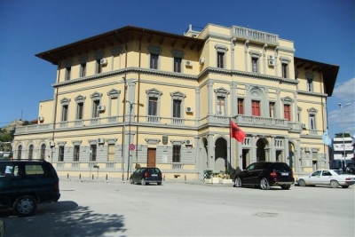 Plas sërish në Vlorë/ Rrihet nga 2 persona arkitekti i bashkisë