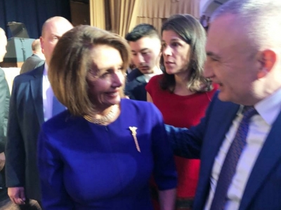 Vazhdojnë takimet e rëndësishme të Presidentit Meta në SHBA, foto me Kryetaren e Kongresit Amerikan Pelosi