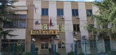 Iu vodhën 100 milionë dhe makinën, çifti akuza të forta gjykatave…