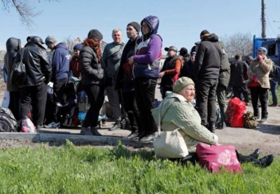 Evakuime në Mariupol, përpjekjet e civilëve për t&#039;u larguar nga lufta