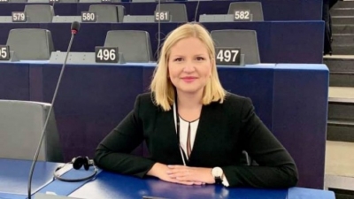 Eurodeputetja e parë me origjinë shqiptare, Arba Kokalari nis mandatin në PE