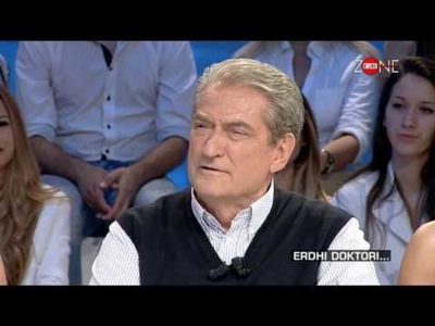 Pse nuk iu bashkua bluzave të bardha?/ Berisha: Kam 30 vite që jam shkëputur, është qesharake .....