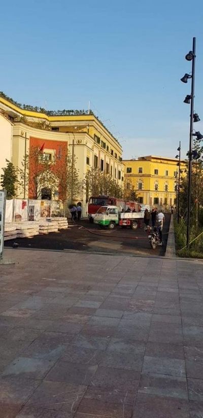 Veliaj fsheh të vërtetën, shiu shkatërroi arkivën e Bashkisë së Tiranës (foto)