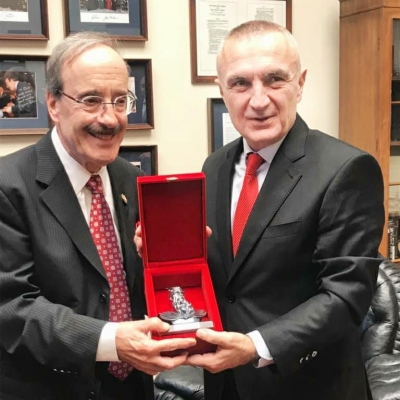 Presidenti Meta: Shqiptarët, me fat që kanë një mik si Engel në Kongresin Amerikan