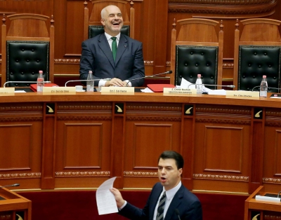 Basha 'peng' dhe i 'blerë' nga Rama? Ligjet në Kuvend po kalojnë me mesatarisht 88 vota