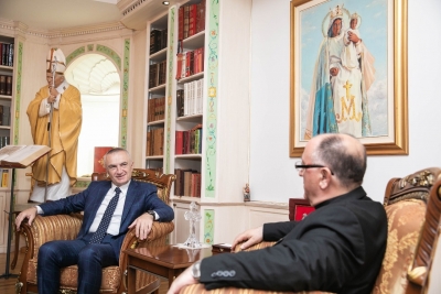 Meta në Kishën Konkatedrale në Prishtinë: Faleminderit Vatikanit për mbështetjen ndaj shqiptarëve