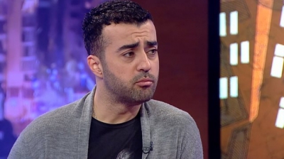 Foto/ Gaz Paja kapet ‘mat’ në momente intime me të dashurën, ja kush është bjondia seksi